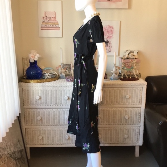 Reformation Linda black purple floral wrap midi dress Medium
